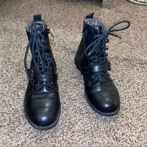 Combat boots